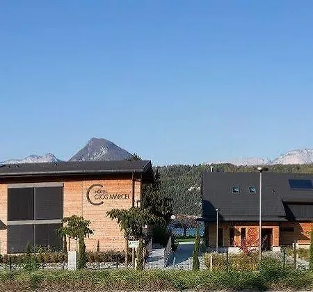 Le Petit Letraz Otel 4*